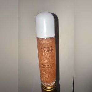Sand + Fog sweet honey 4 Oz Illuminating Body Oil